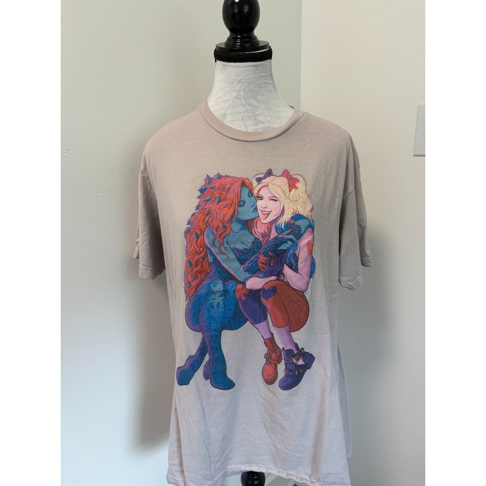 BoxLunch Harley Quinn Poison Ivy Graphic Tee Women XL Comic Core Tan Shirt